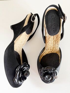 Chanel Black Suede Camellia Espadrille Wedge Sandals CC Charm Size EU 40